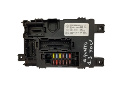 Fuse Box Fiat 00517986150 28122166 97RI-010040 Delphi 19829