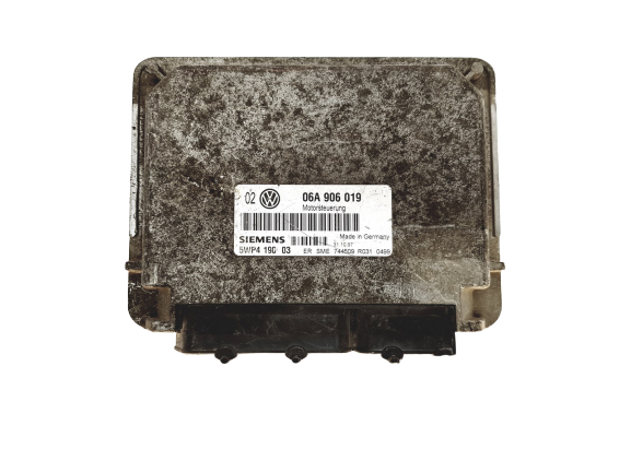ECU Engine Control Unit VW 06A906019 5WP4190 Siemens 21172 main product photo